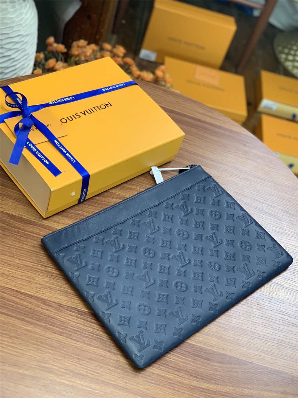 Louis Vuitton  M62903 POCHETTE APOLLO  34.0 x 25.0 x 2.0 cm 2025 new 